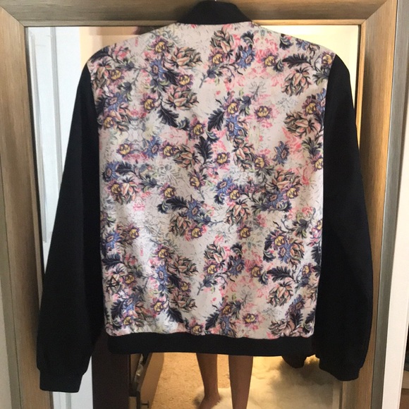 Bomber jacket - Picture 3 of 3